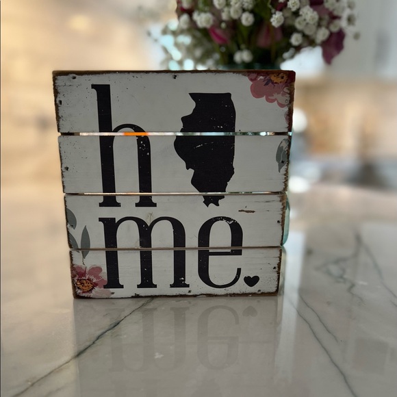 Wood  art for dorm or house . From Dry Goods . Home (Illinois) - Picture 1 of 2